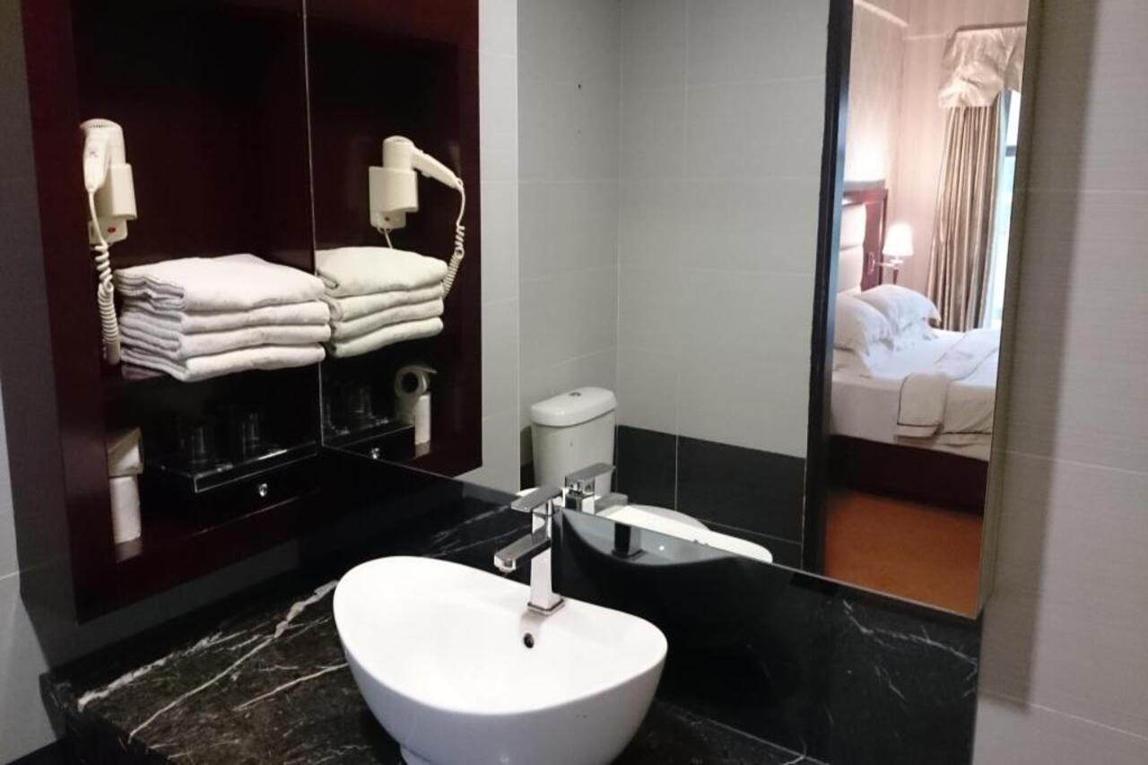 Pariss Hotel Johor Bahru Extérieur photo