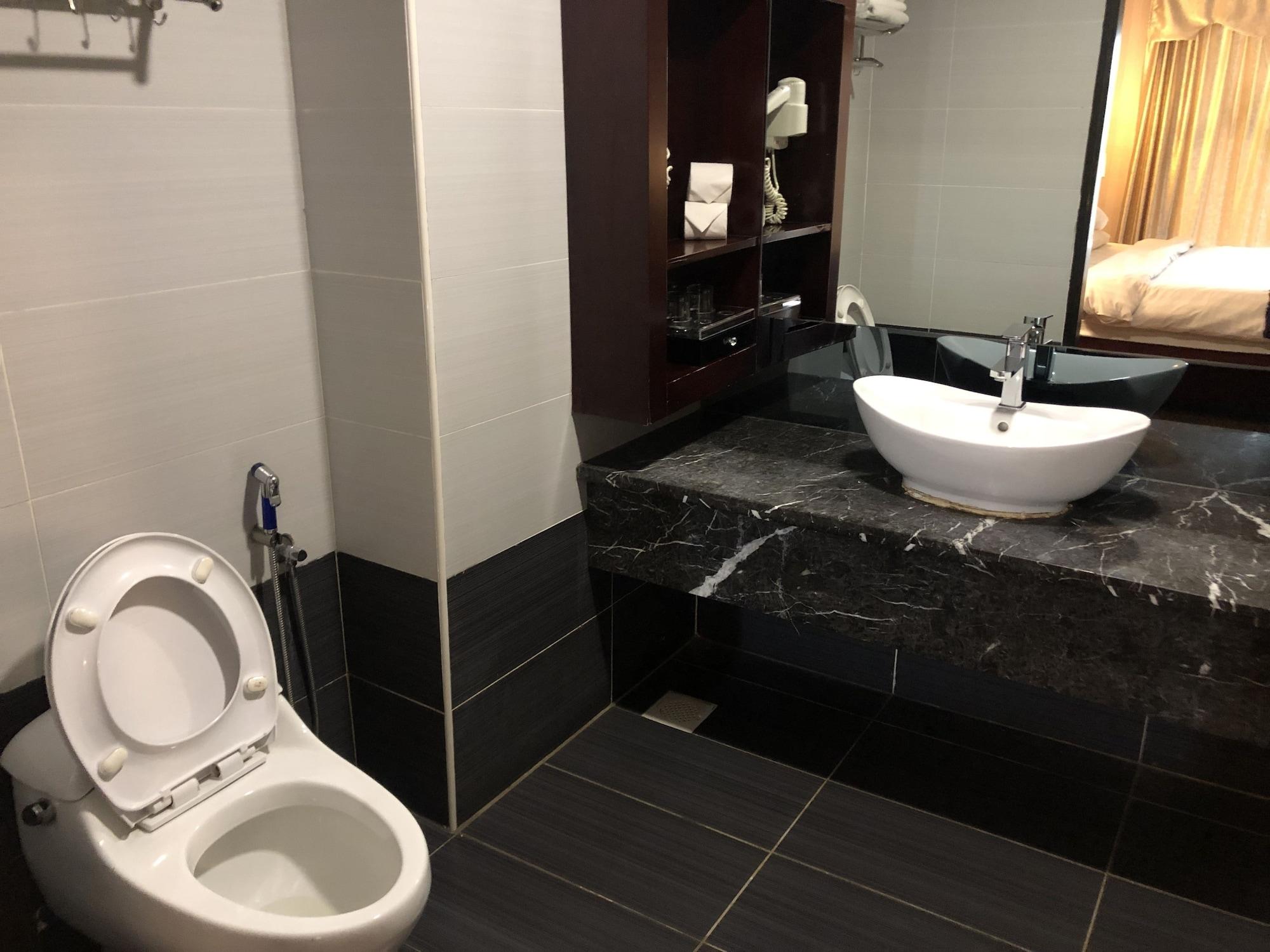 Pariss Hotel Johor Bahru Extérieur photo