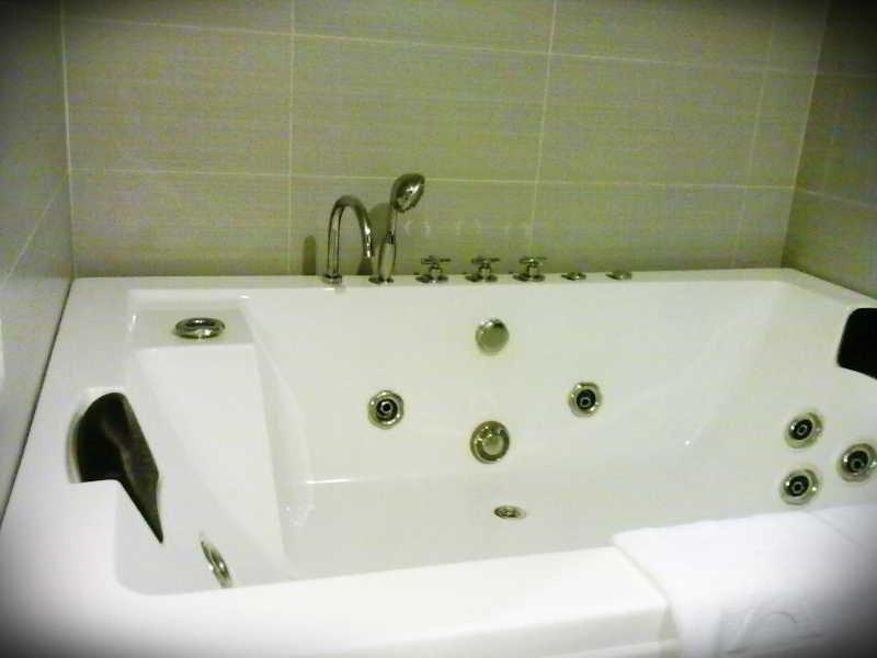 Pariss Hotel Johor Bahru Extérieur photo