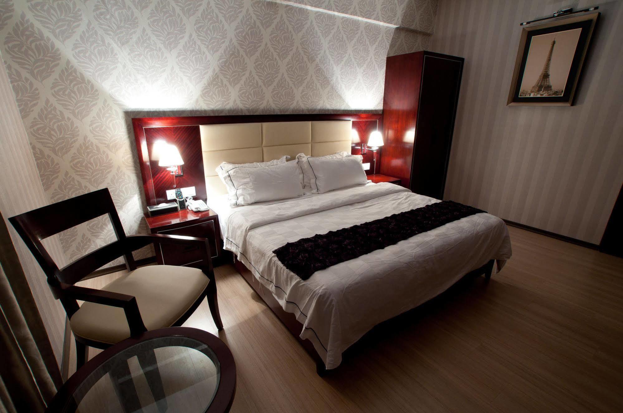 Pariss Hotel Johor Bahru Extérieur photo