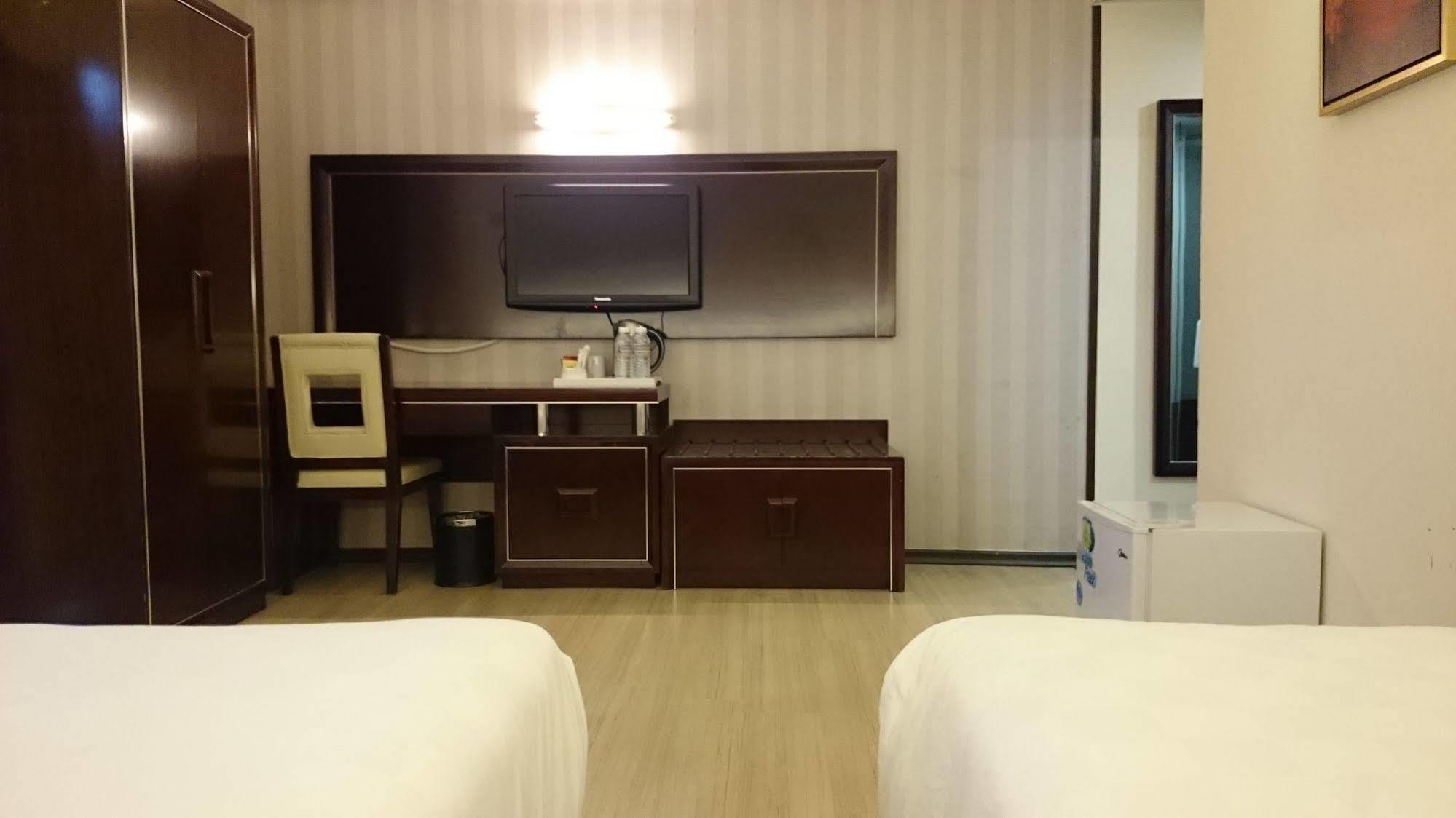 Pariss Hotel Johor Bahru Extérieur photo